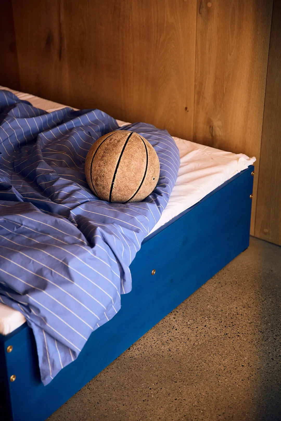 Double Bed with Shelf, 120x200 cm, Blue/Pine - Image 2