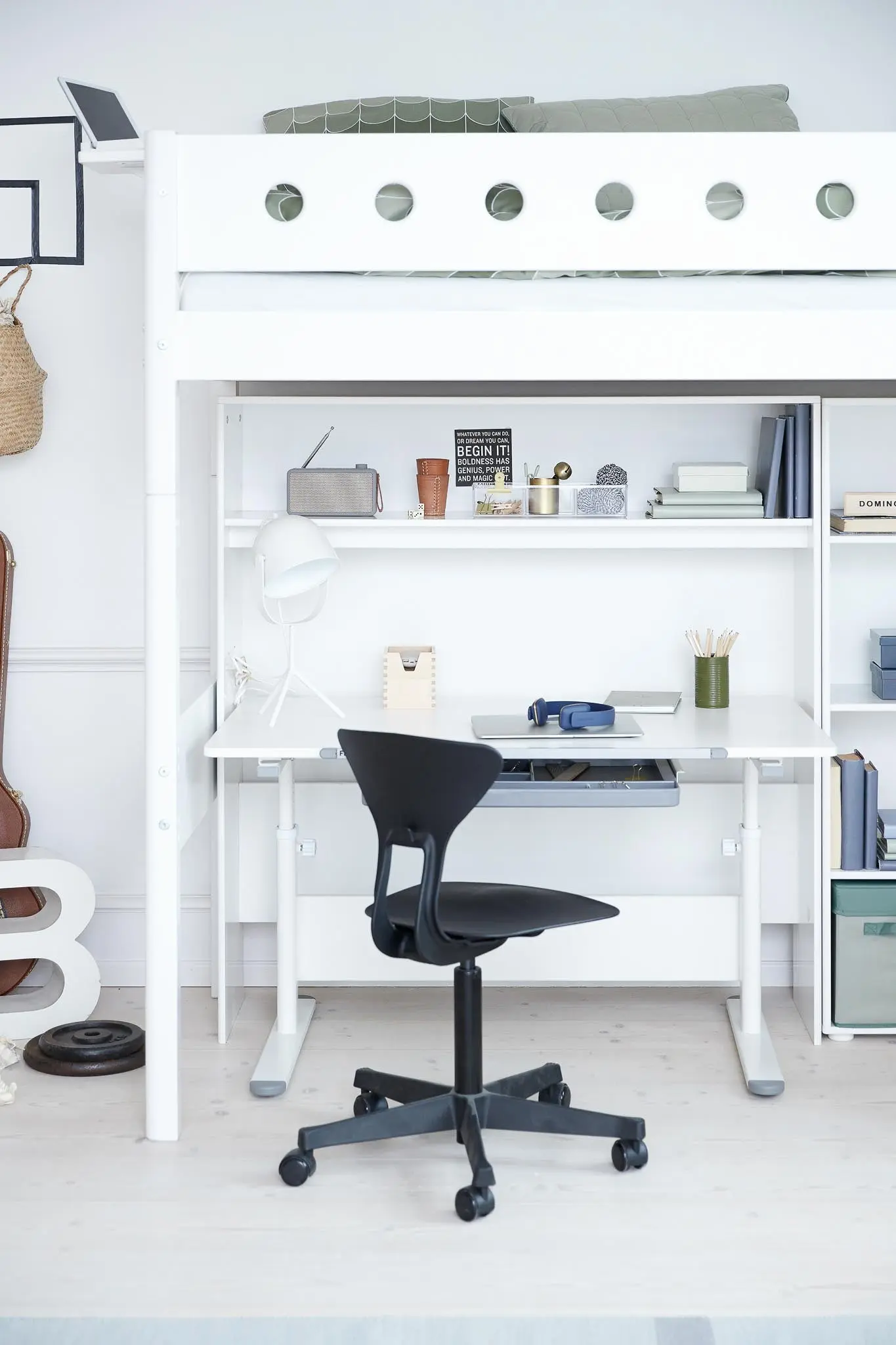 Evo Study Desk – tilting desktop - Image 6