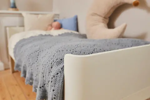 Junior Bed, 150x70 cm, Cream - Image 3