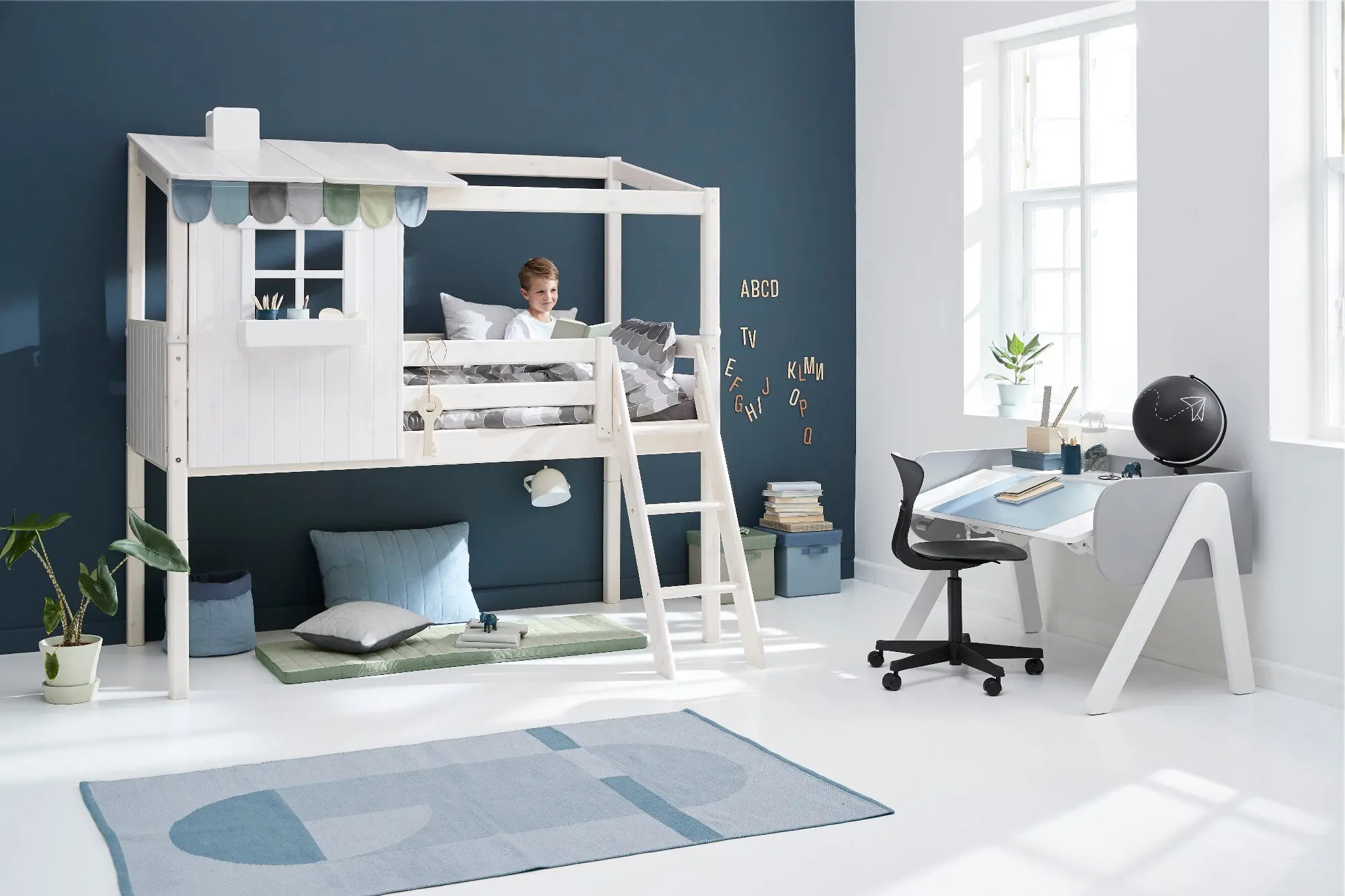 Mid-High Bed with 1/2 House, Ladder and Safety Rail, 90x200 cm, White - Image 2