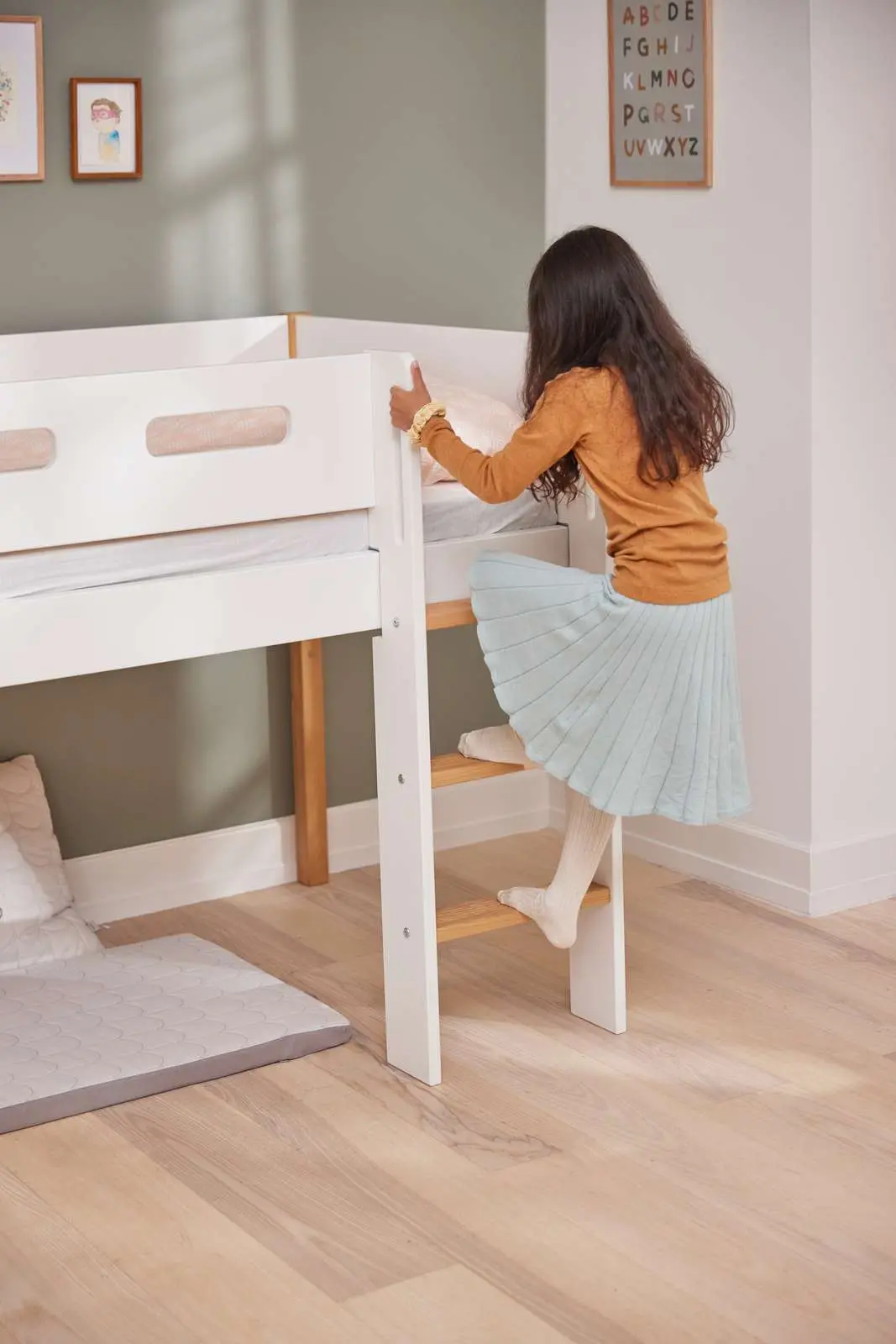 High Bed 120 cm with Ladder and Safety Rail, 90x200 cm, White/Oak - Image 6