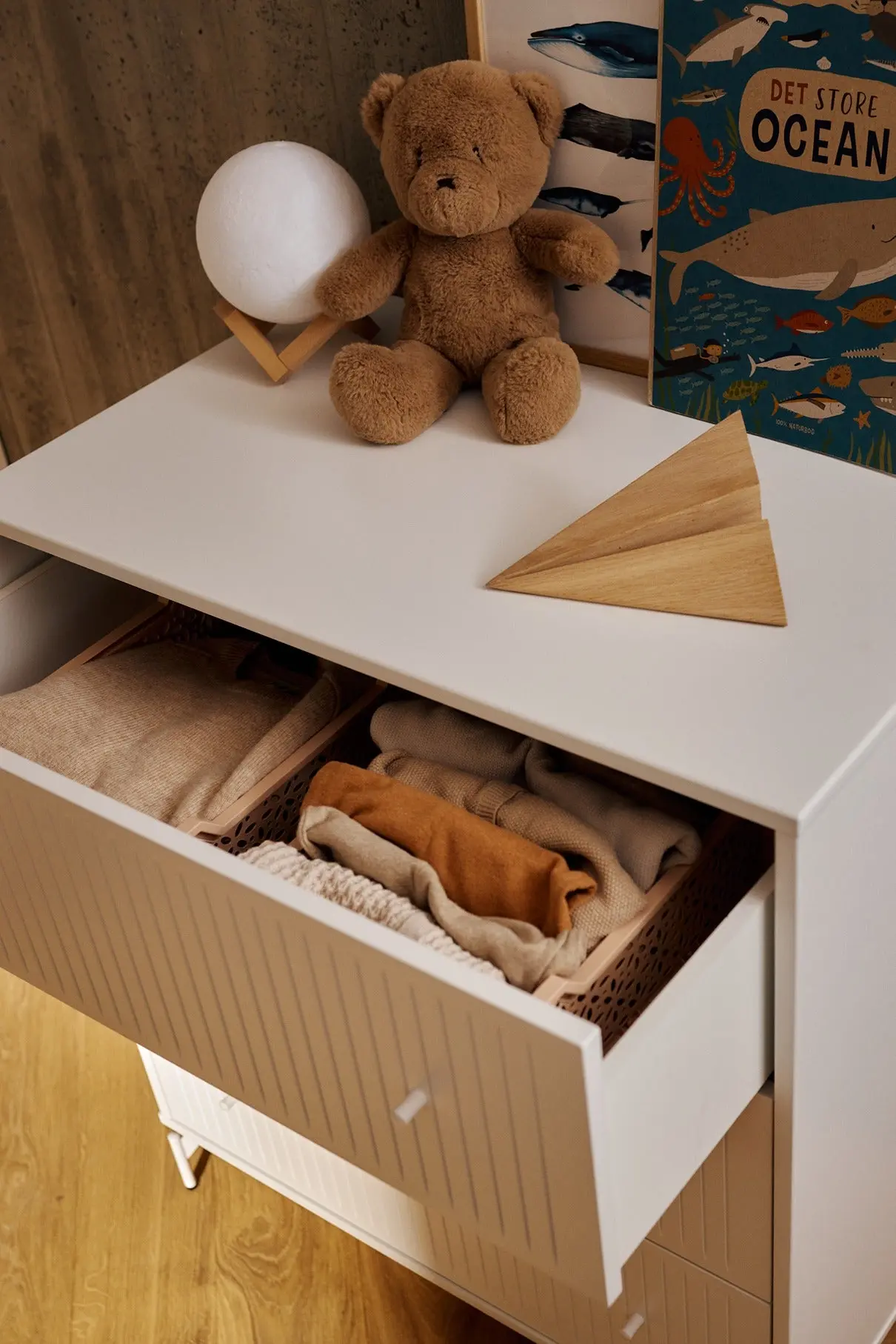 SAGA Chest, 3 drawer, White with Grooves - Image 4