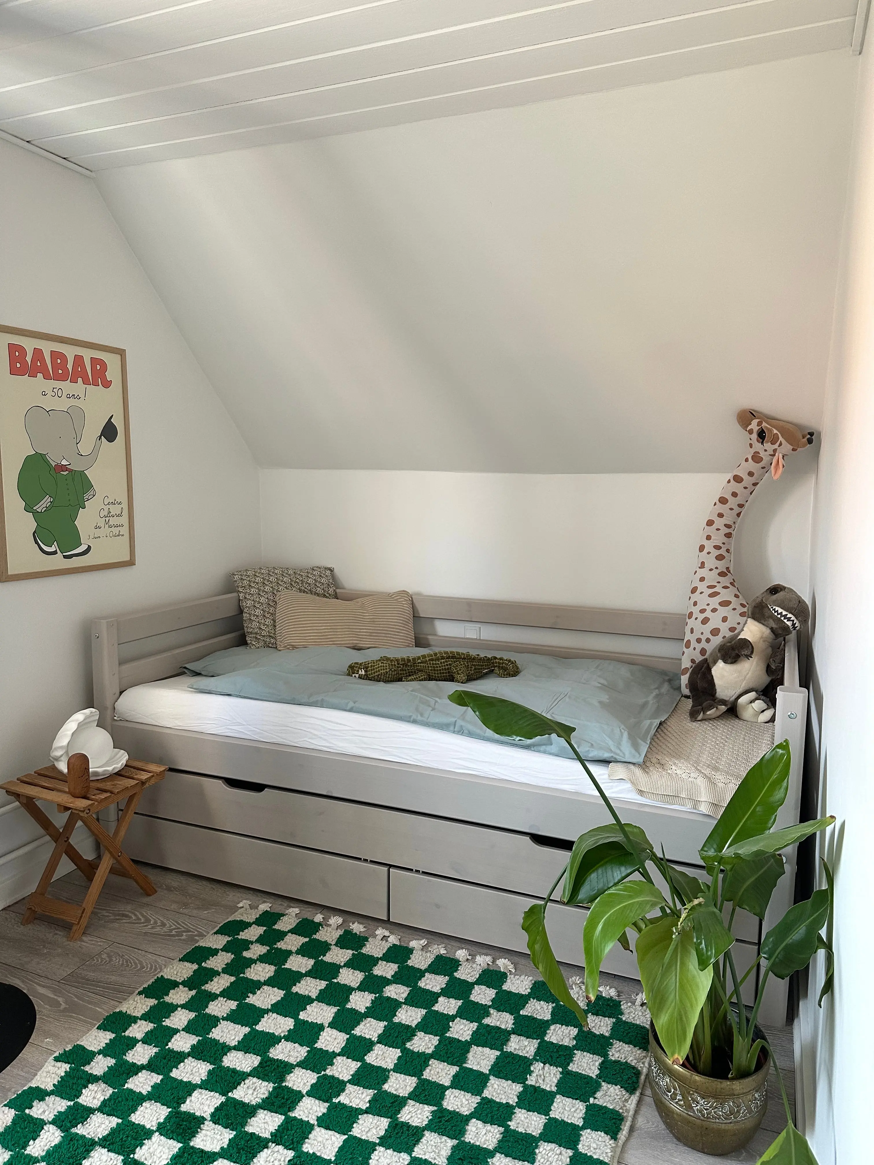 Single Bed with Pull-out Bed, Storage and Safety Rail, 90x200 cm, Grey - Image 2